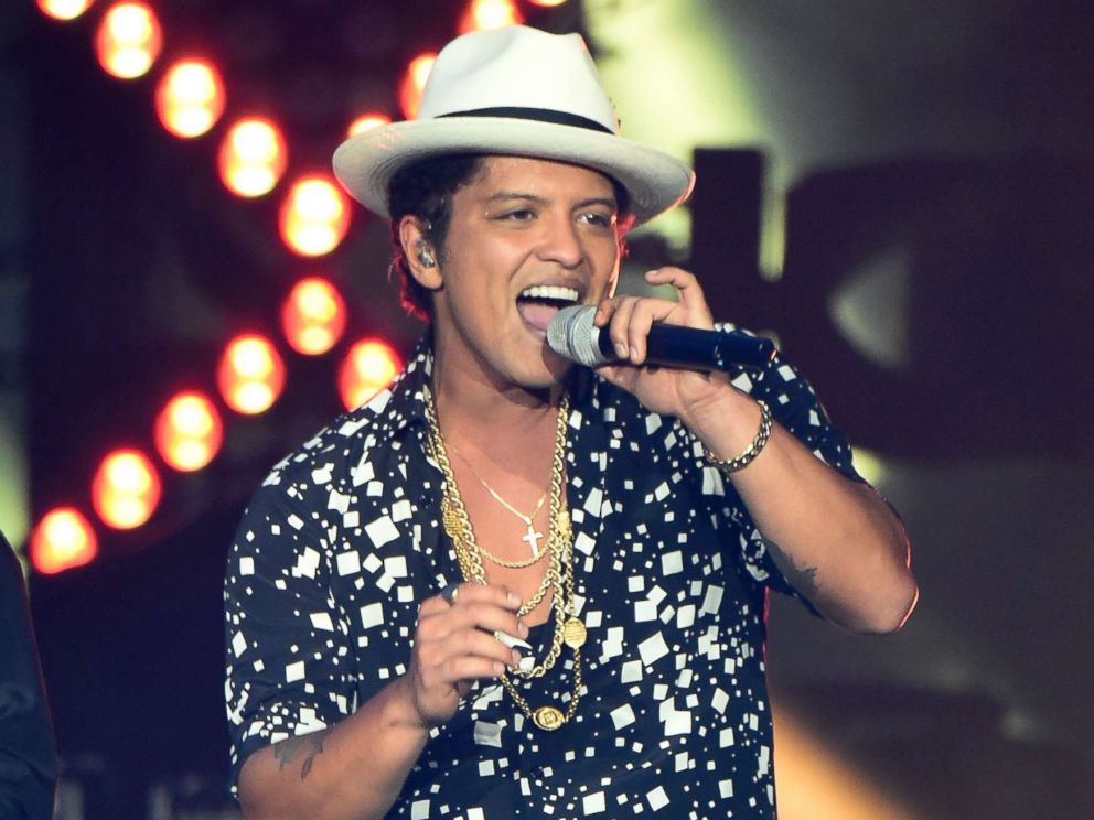 PHOTO: Musician Bruno Mars performs onstage during Rock in Rio USA at the MGM Resorts Festival Grounds, May 16, 2015 in Las Vegas. 