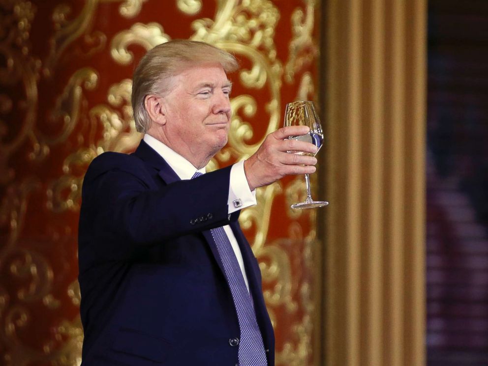 PHOTO: President Donald Trump toasts at a state dinner at the Great Hall of the People in Beijing, Nov. 9, 2017.