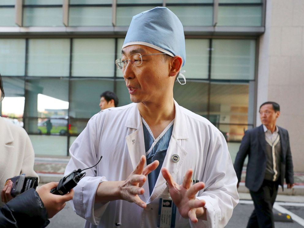 PHOTO: South Korean medical doctor Lee Cook-Jong, who carried out surgery on gunshot wounds sustained by a North Korean soldier, speaks to journalists at Ajou University Hospital in Suwon, South Korea, Nov. 14, 2017.