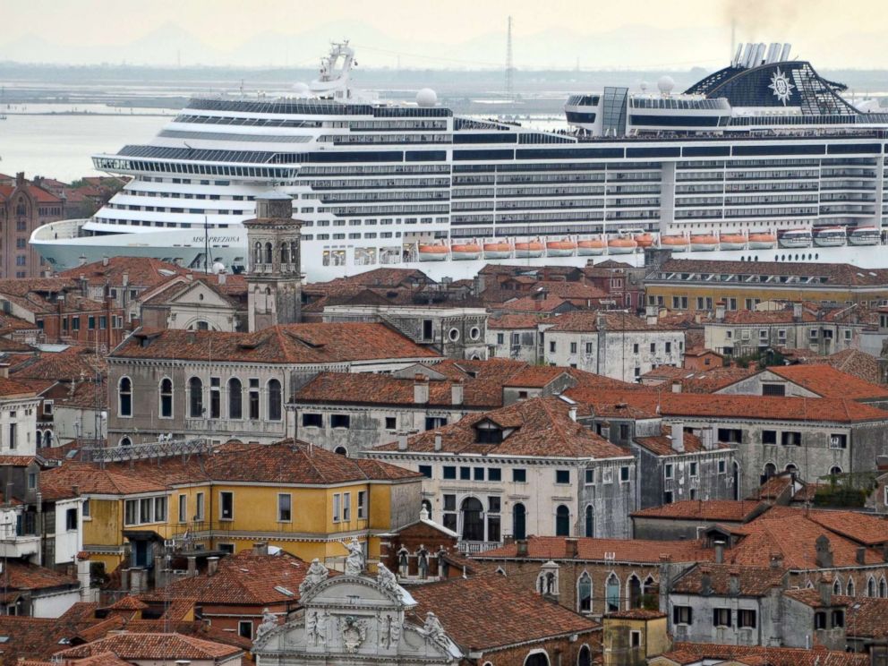 PHOTO: The cruise ship MSC Preziosa navigating in the Canale della Giudecca, in Venice, Italy, April 5, 2014, in this file photo.