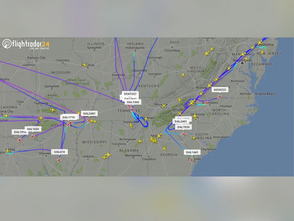 PHOTO: The FAA has ordered a ground stop on all flights headed to Hartsfield-Jackson International airport due to a power outage, Sunday afternoon, Dec. 17, 2017.