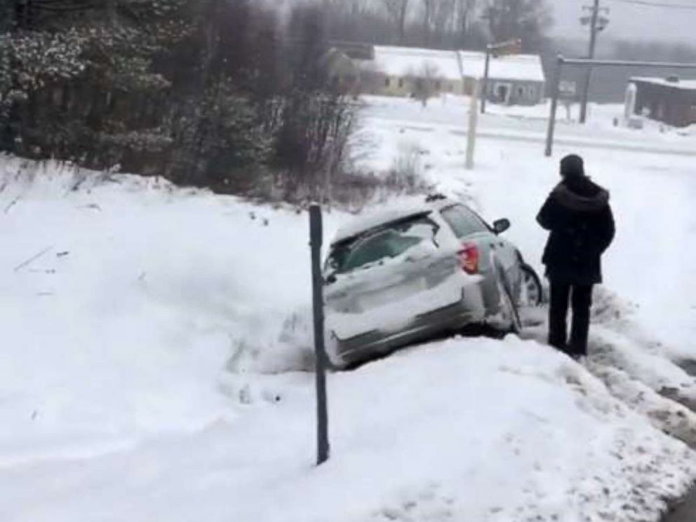 PHOTO: Due to the weather, spinouts and accidents happened in New Hampshire yesterday, Dec. 25, 2017. 