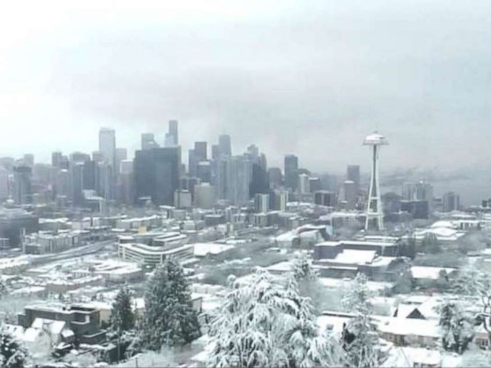 PHOTO: A rare snowfall for Christmas has not been seen in 9 years, Dec. 25, 2017, in Seattle.