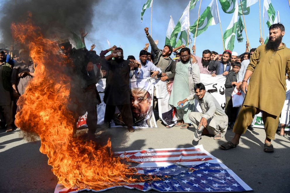 PHOTO: Activists of the Difa-e-Pakistan Council shout anti-US slogans at a protest in Karachi, Jan. 2, 2018. 