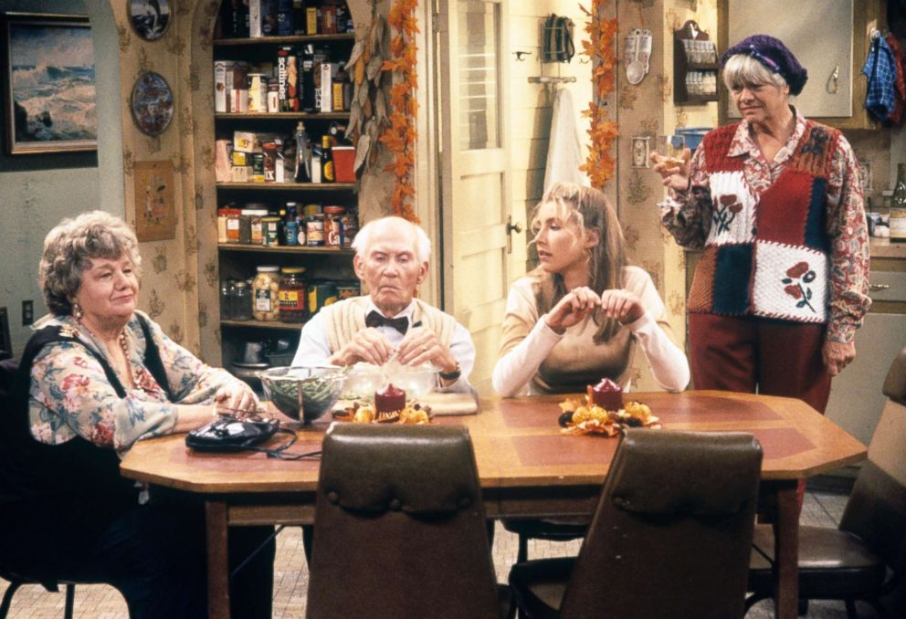 PHOTO: Shelley Winters (Nana), Frank Smith (Joe), Sarah Chalke (Becky) and Estelle Parsons (Beverly) on the ABC Television Network comedy Roseanne, during the Thanksgiving 1994 episode, Nov. 23, 1994. 