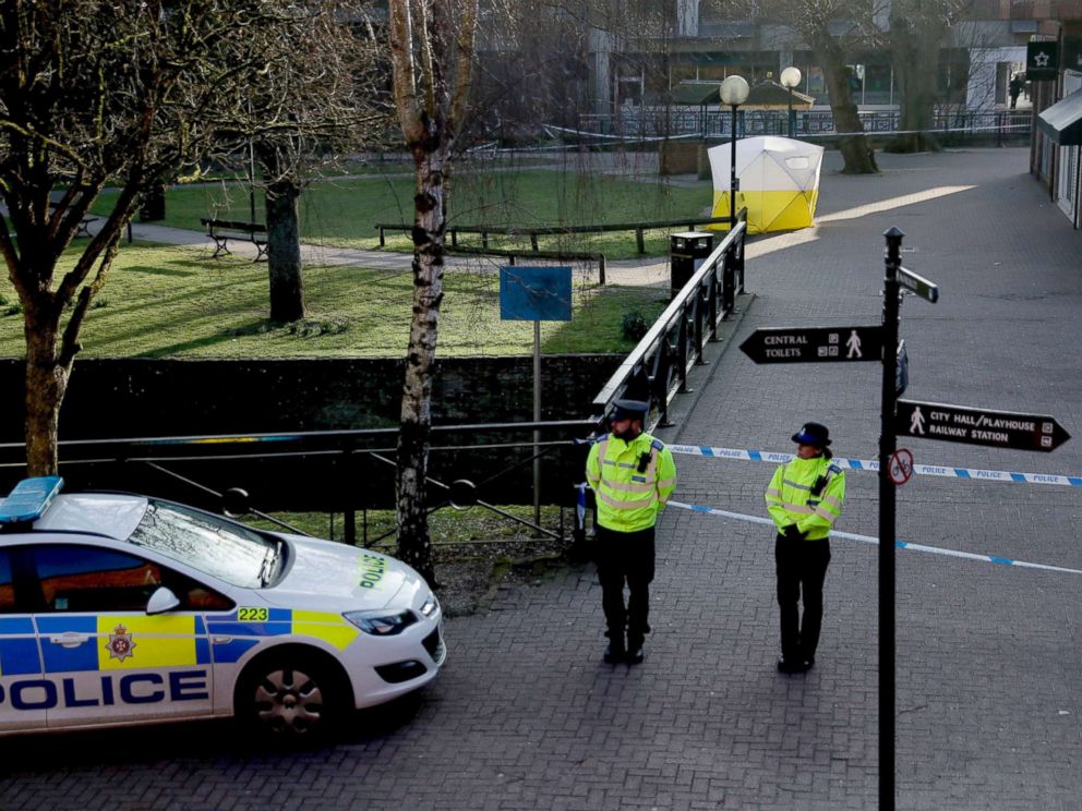 PHOTO: Police officers guard a cordon around a police tent covering the the spot where former Russian double agent Sergei Skripal and his daughter were found critically ill following exposure to an unknown substance in Salisbury, England, March 7, 2018.