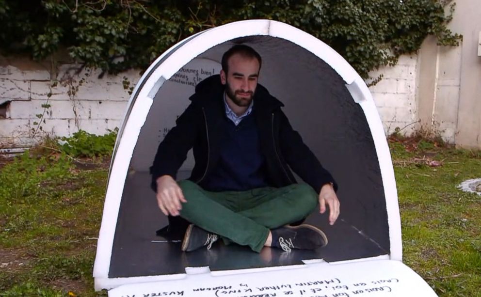PHOTO: Homeless people in Paris are experimenting a new type of waterproof shelters that remain hot in freezing temperatures.