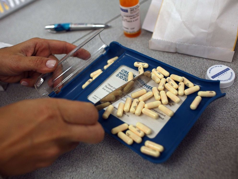 PHOTO: A pharmacy manager counts out the correct number of antibiotic pills to fill a prescription, Aug. 7, 2007 in Miami.